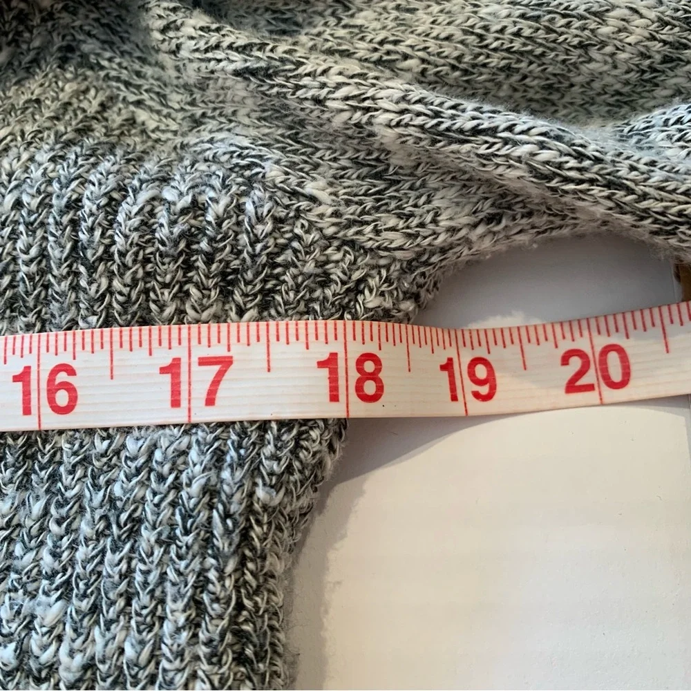 MELROSE & MARKET. Gray Cowl Neck Sweater. Long sleeves.Cotton/Poly/Acrylic blend